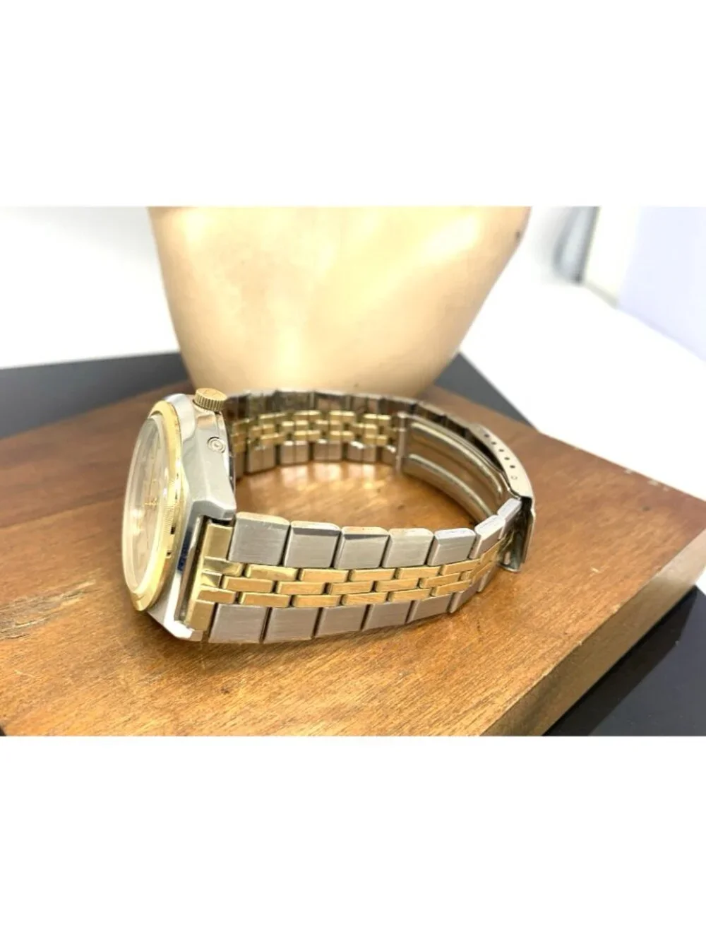 Bulova accutron men